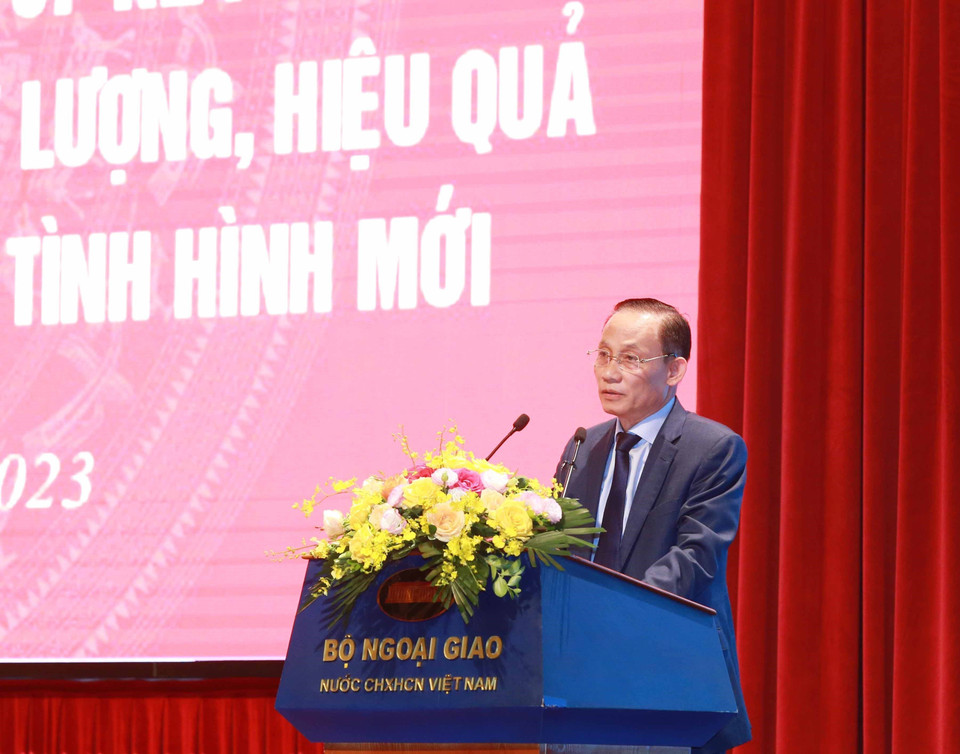 Ông Lê Hoài Trung, Bí thư Trung ương Đảng, Trưởng Ban Đối ngoại Trung ương phát biểu khai mạc hội nghị. (Ảnh: Phương Hoa/TTXVN)