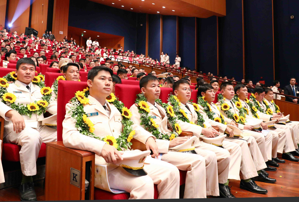 Các đại biểu tham dự buổi lễ. (Ảnh: Phạm Kiên/TTXVN)