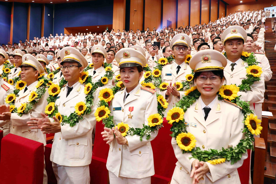 Các đại biểu tham dự buổi lễ. (Ảnh: Phạm Kiên/TTXVN)