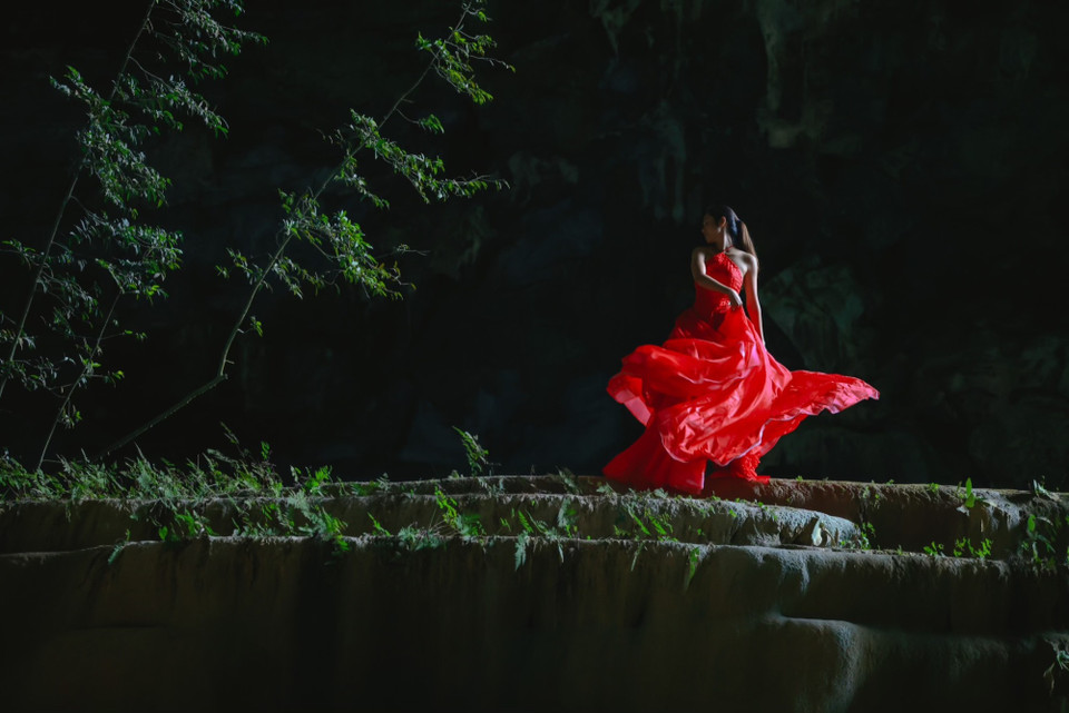 Hiện Quảng Bình thời tiết có chút se lạnh, khi đi bộ trong rừng du khách sẽ cảm thấy thoải mái và tràn đầy năng lượng. Đây cũng là một trong những địa phương đầu tiên của cả nước mở cửa đón khách du lịch ngoại tỉnh với các chuyến bay từ Thành phố Hồ Chí Minh và Hà Nội liên tục đến mỗi ngày. (Nguồn ảnh: Vietnam+)