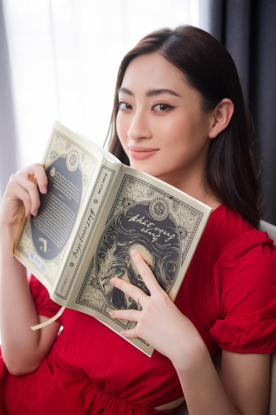 Chưa dừng lại ở đó, nàng hậu sinh năm 2000 mới đây lại còn tậu nhà mới là một căn penthouse ở tuổi 21. (Ảnh: CTV/Vietnam+)