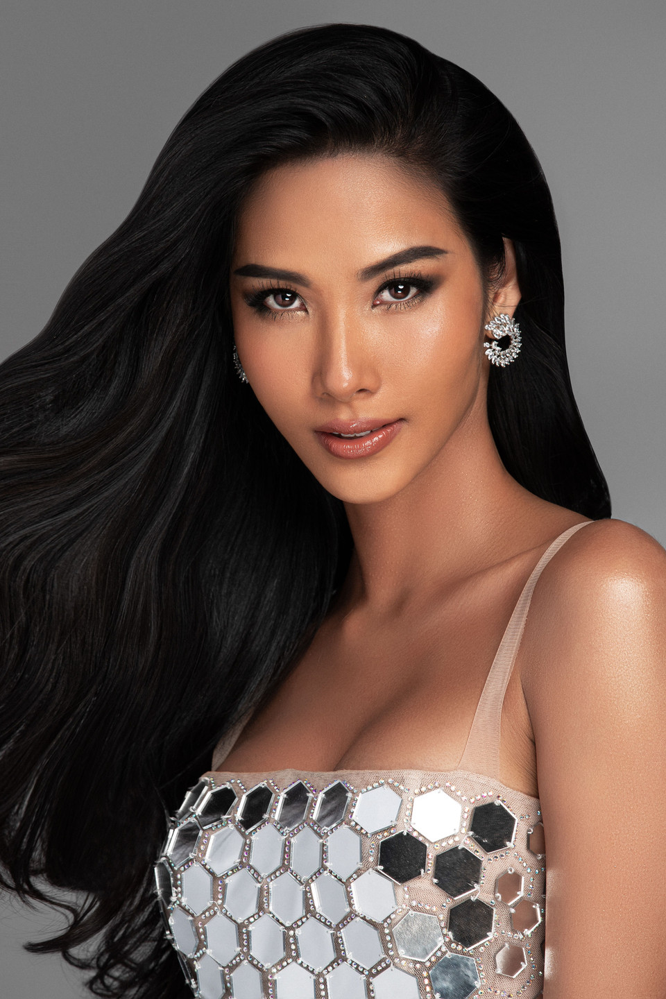  Đặc biệt, bức ảnh được ban tổ chức Miss Universe đăng tải lên trang chủ đã nhận nhiều lời khen từ truyền thông và khán giả. (Ảnh: Mr AT)