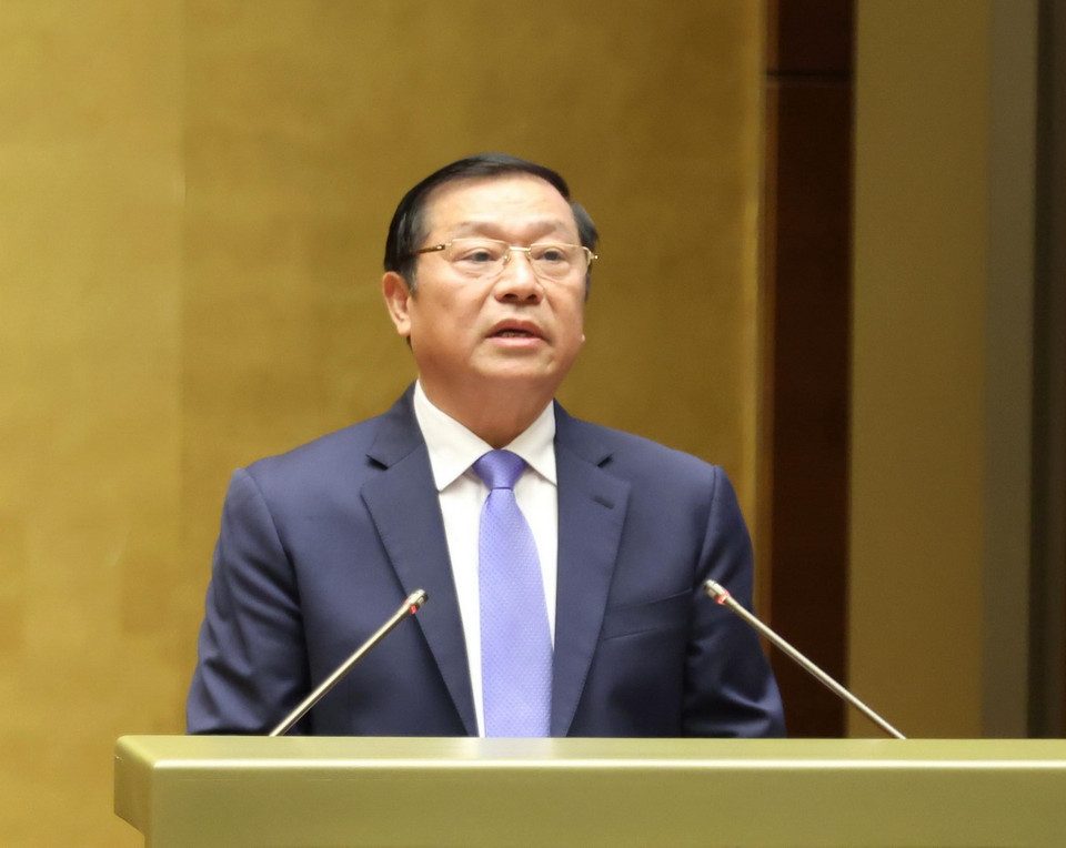 Ông Lại Xuân Môn, Ủy viên Trung ương Đảng, Phó Trưởng Ban Thường trực Ban Tuyên giáo Trung ương thông qua chương trình hội nghị. (Ảnh: Phương Hoa/TTXVN)