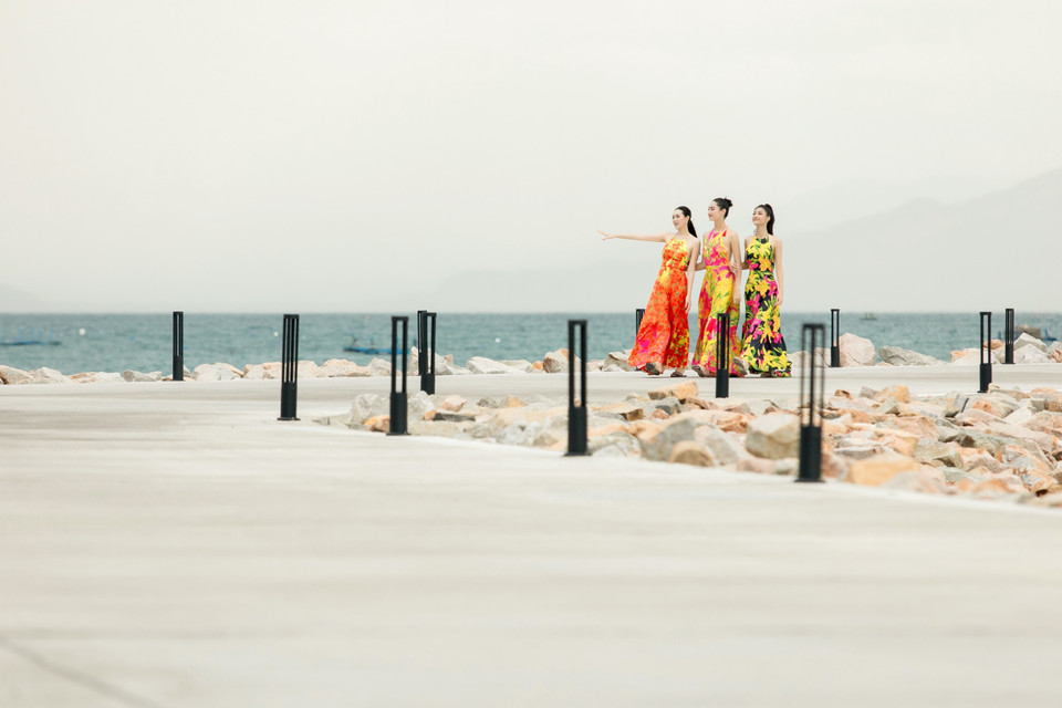Đặc biệt, trong khuôn khổ cuộc thi còn có show diễn thời trang sẽ diễn ra tại cung đường cầu tàu trên biển. Đây sẽ là thử thách đầy mới lạ dành cho các thí sinh cũng như hứa hẹn mang lại những màn trình diễn vô cùng mãn nhãn. (Ảnh: CTV/Vietnam+)