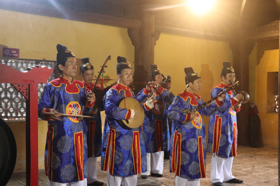 Nhạc lễ trong lễ hạ cây nêu. (Ảnh: Tường Vi/TTXVN)