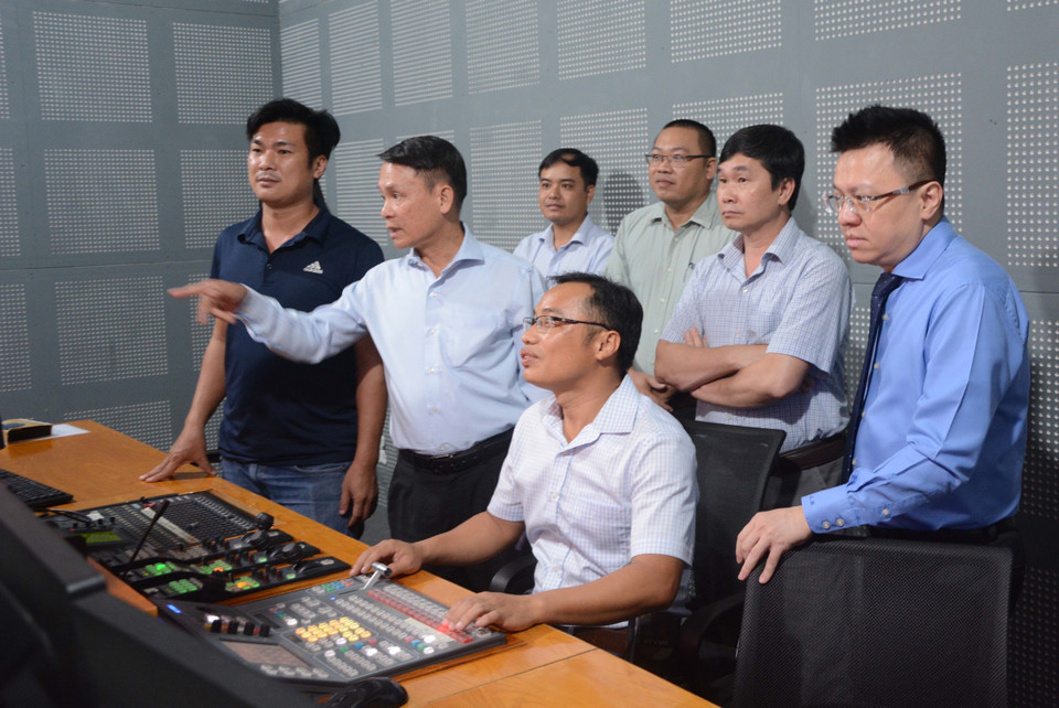 Phòng điều khiển của trường quay mới tại Đà Nẵng. (Ảnh: Văn Dũng/TTXVN)