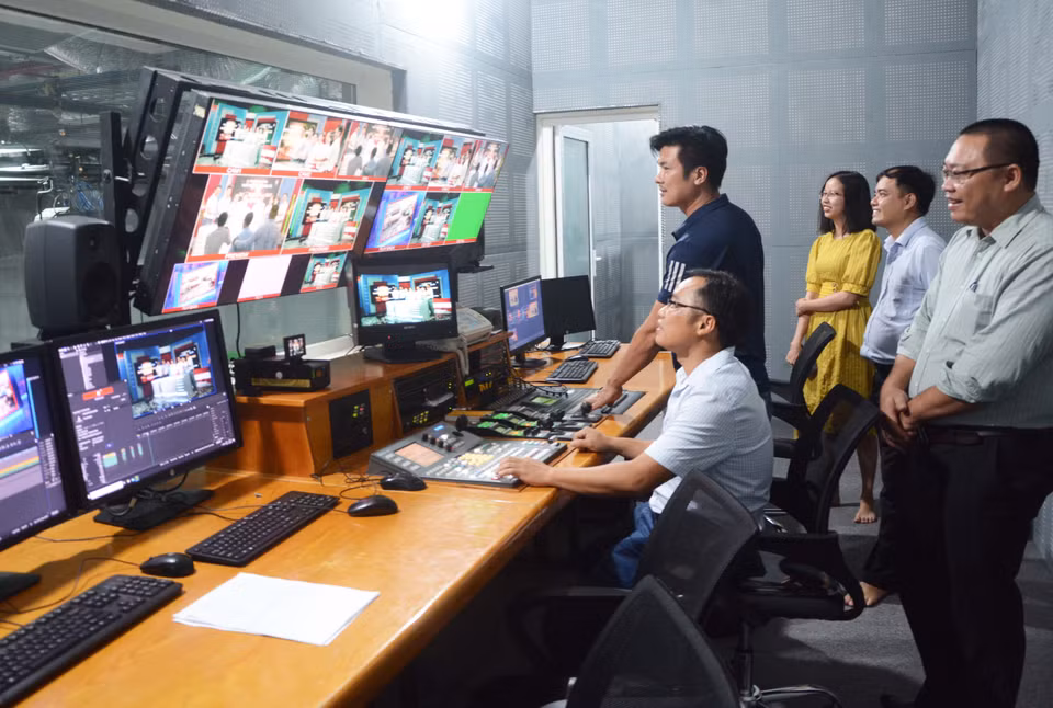 Phòng điều khiển của trường quay mới tại Đà Nẵng. (Ảnh: Văn Dũng/TTXVN)