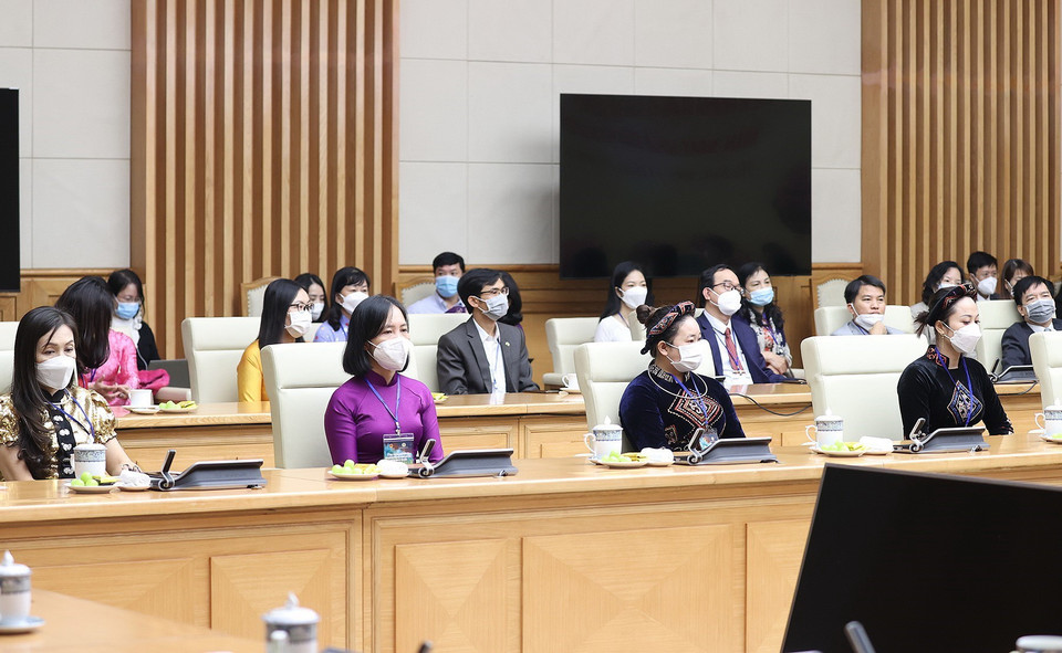 Các nhà giáo tham dự buổi gặp. (Ảnh: Dương Giang/TTXVN)