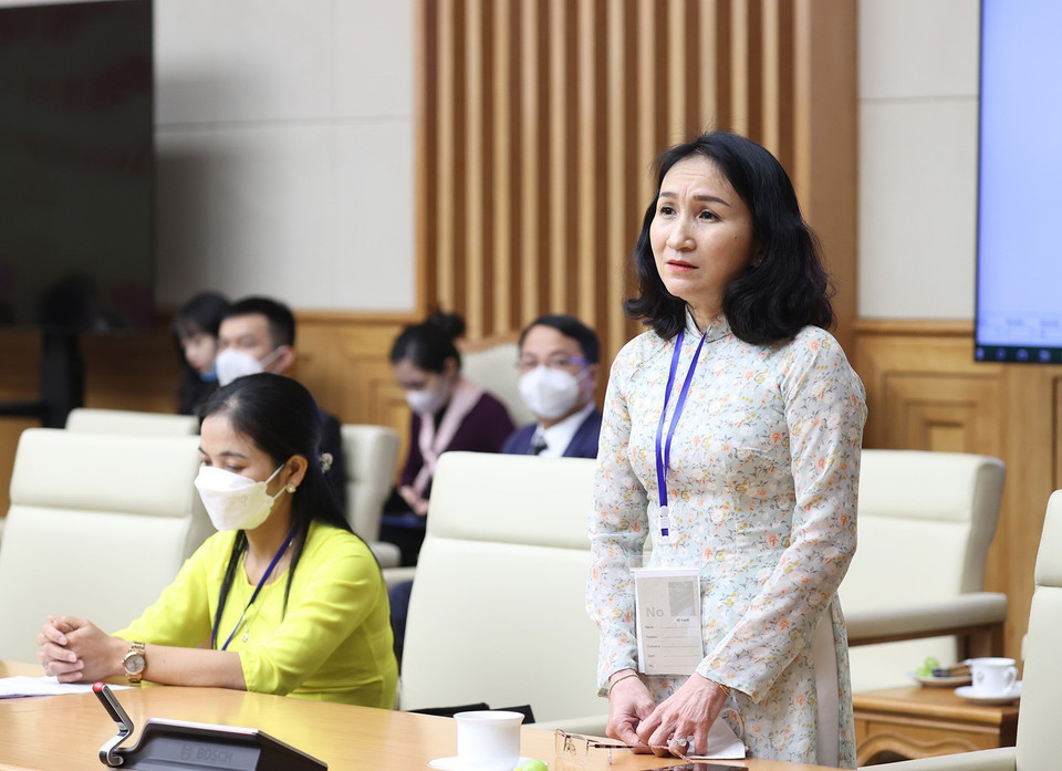 Cô giáo Mai Thị Kim Phượng, Hiệu trưởng Trường Tiểu học Tân Sơn Nhì, quận Tân Phú, Thành phố Hồ Chí Minh phát biểu. (Ảnh: Dương Giang/TTXVN)