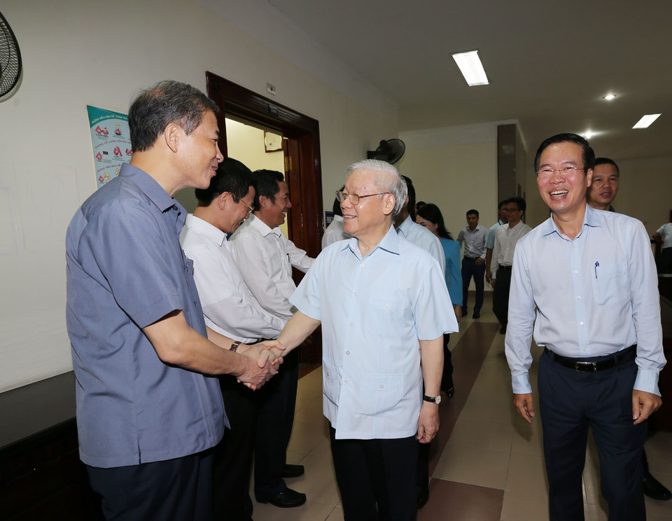 Tổng Bí thư Nguyễn Phú Trọng với các đại biểu. (Ảnh: Trí Dũng/TTXVN)