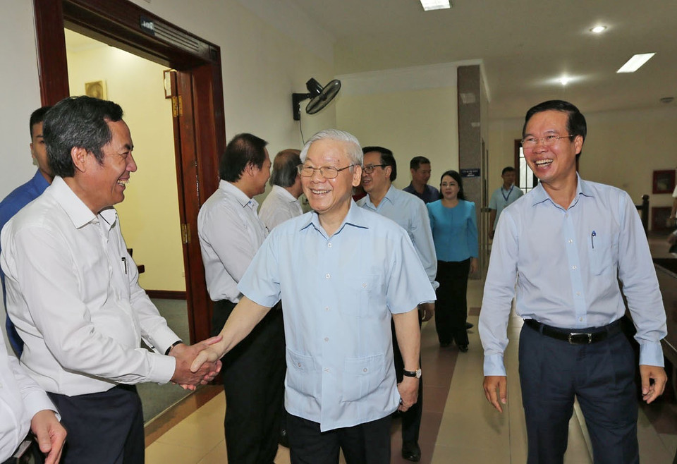 Tổng Bí thư Nguyễn Phú Trọng với các đại biểu. (Ảnh: Trí Dũng/TTXVN)