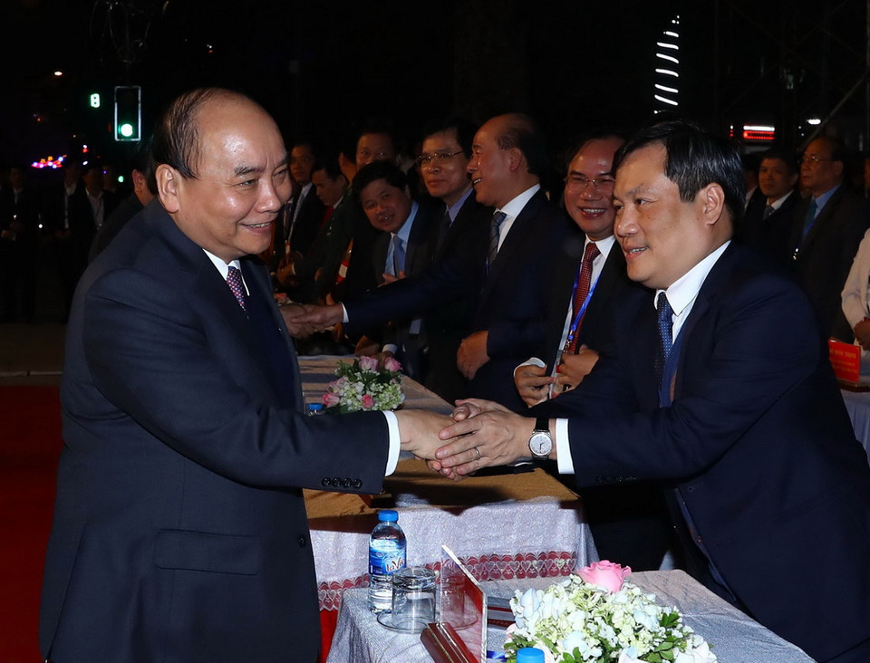 Thủ tướng Nguyễn Xuân Phúc và các đại biểu. (Ảnh: Thống Nhất/TTXVN)