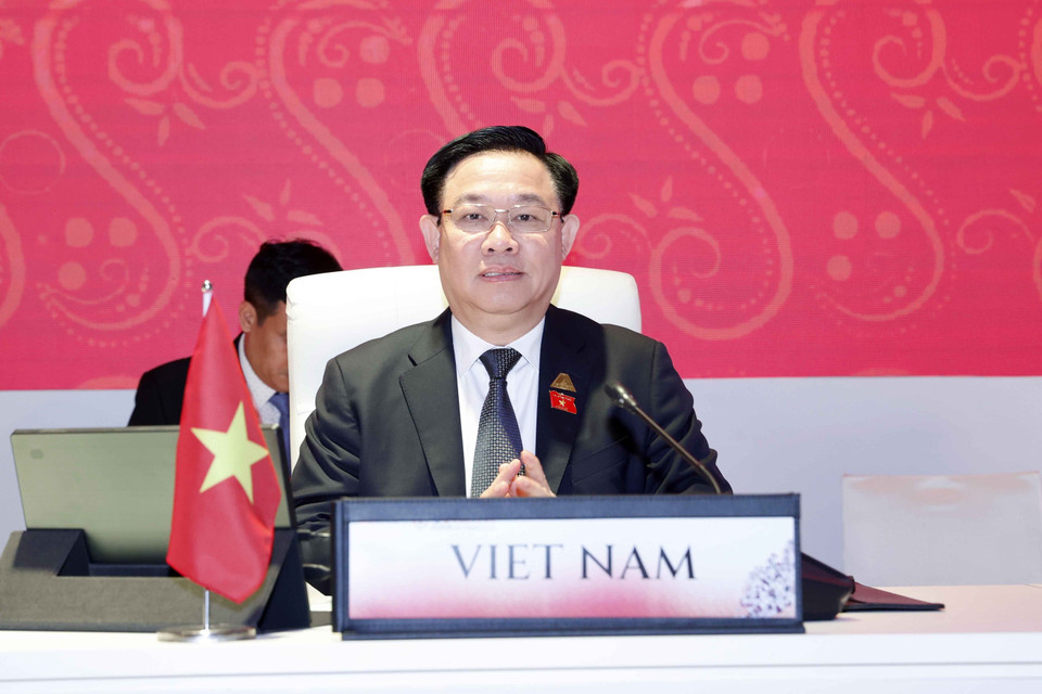 Chủ tịch Quốc hội Vương Đình Huệ dự Phiên toàn thể thứ nhất Đại Hội đồng AIPA-44. (Ảnh: Doãn Tấn/TTXVN)