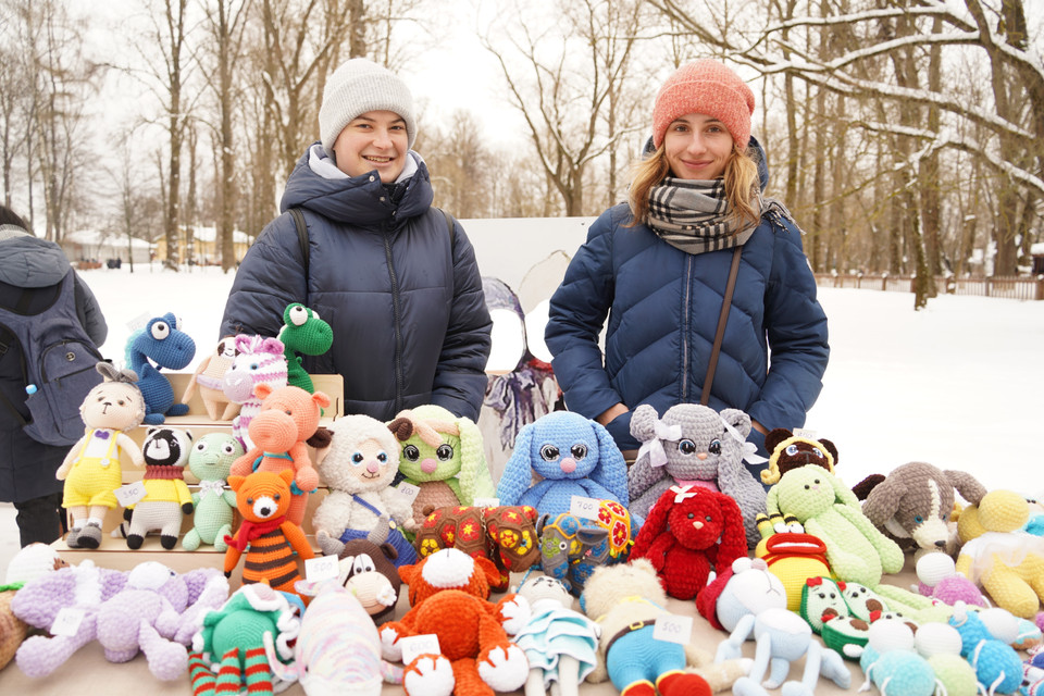 Các món đồ truyền thống trong lễ tiễn mùa Đông. (Ảnh: Duy Trinh/TTXVN)