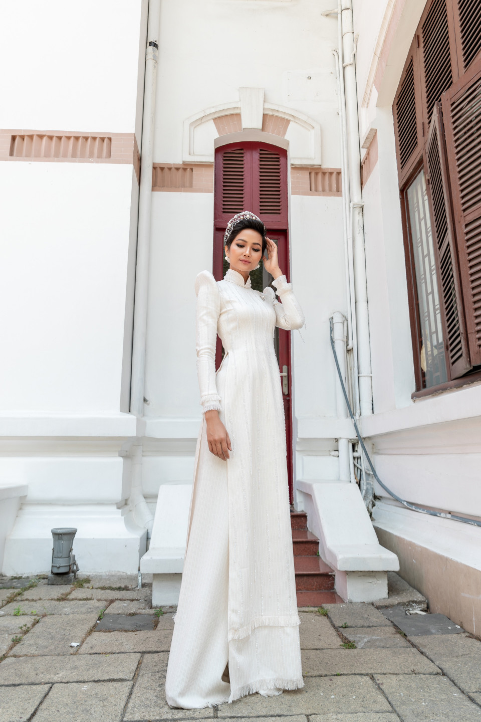 Những gương mặt quen thuộc có: Hoa hậu H’Hen Niê, nghệ sỹ ưu tú Kim Xuân, nghệ sỹ ưu tú Trịnh Kim Chi, nghệ sỹ ưu tú Quế Trân, MC Quỳnh Hoa, Á hậu Lệ Hằng, Hoa hậu Thế giới người Việt 2016 Thái Nhiên Phương, ca sỹ Nguyễn Phi Hùng, Chí Thiện, Kyo York, diễn viên Kim Tuyến... (Ảnh: Thiên Ân/Vietnam+)