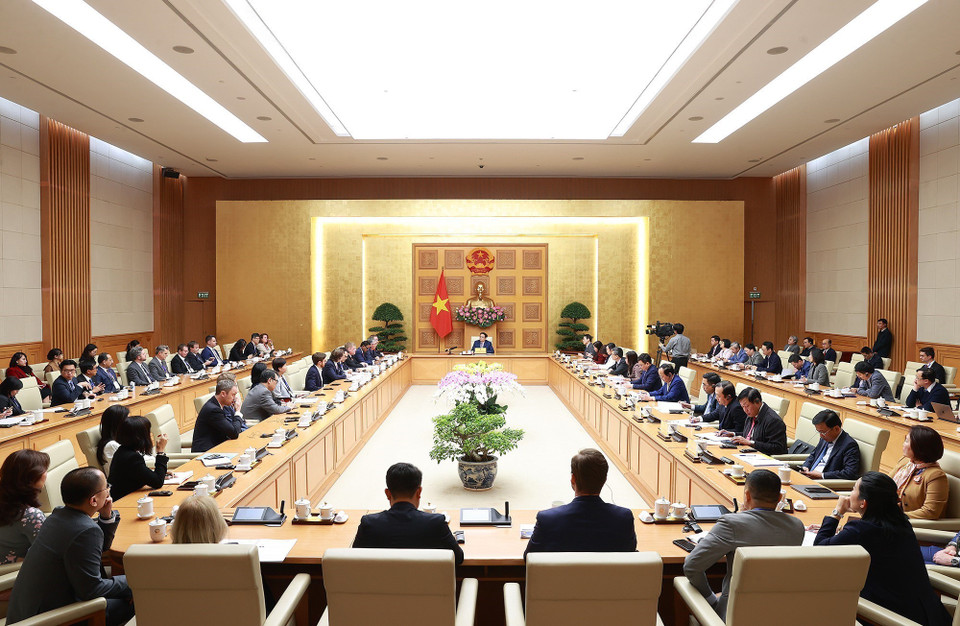 Thủ tướng Phạm Minh Chính tiếp đoàn Hội đồng kinh doanh EU-ASEAN và Hiệp hội Doanh nghiệp châu Âu tại Việt Nam. (Ảnh: Dương Giang/TTXVN)