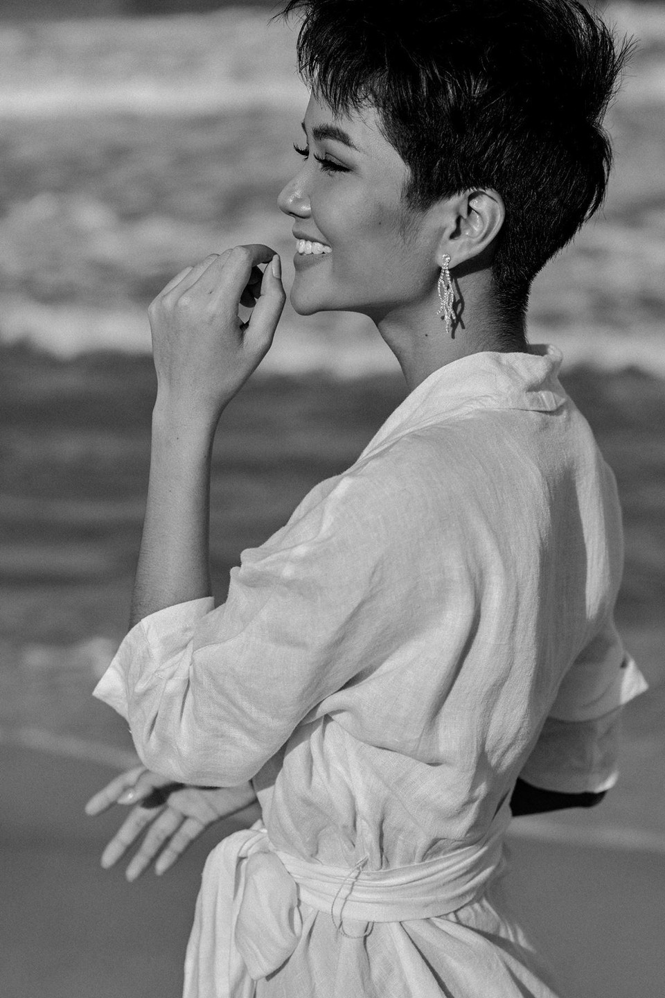 Cô bật mí, mình thích những bức ảnh tự nhiên như thế này, không cần theo kịch bản hay chủ đề nào cả, cứ hòa vào thiên nhiên và cảm nhận năng lượng tích cực mà tạo hóa ban tặng. (Ảnh: Hồ Quốc Hoàng/Vietnam+)