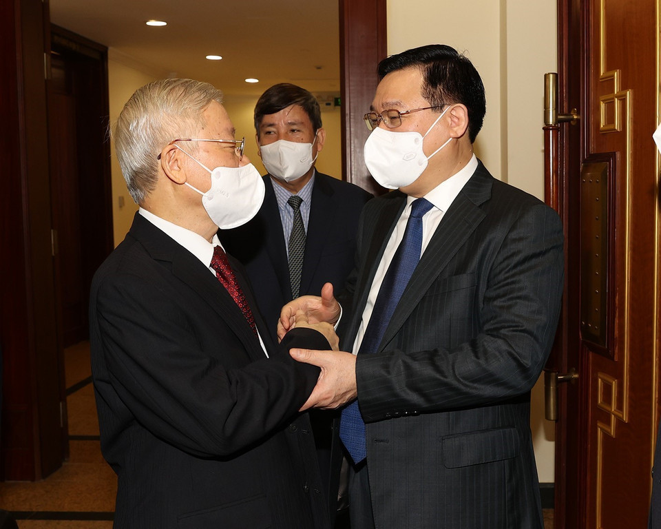 Tổng Bí thư Nguyễn Phú Trọng với Chủ tịch Quốc hội Vương Đình Huệ tại phiên khai mạc hội nghị. (Ảnh: Trí Dũng/TTXVN)