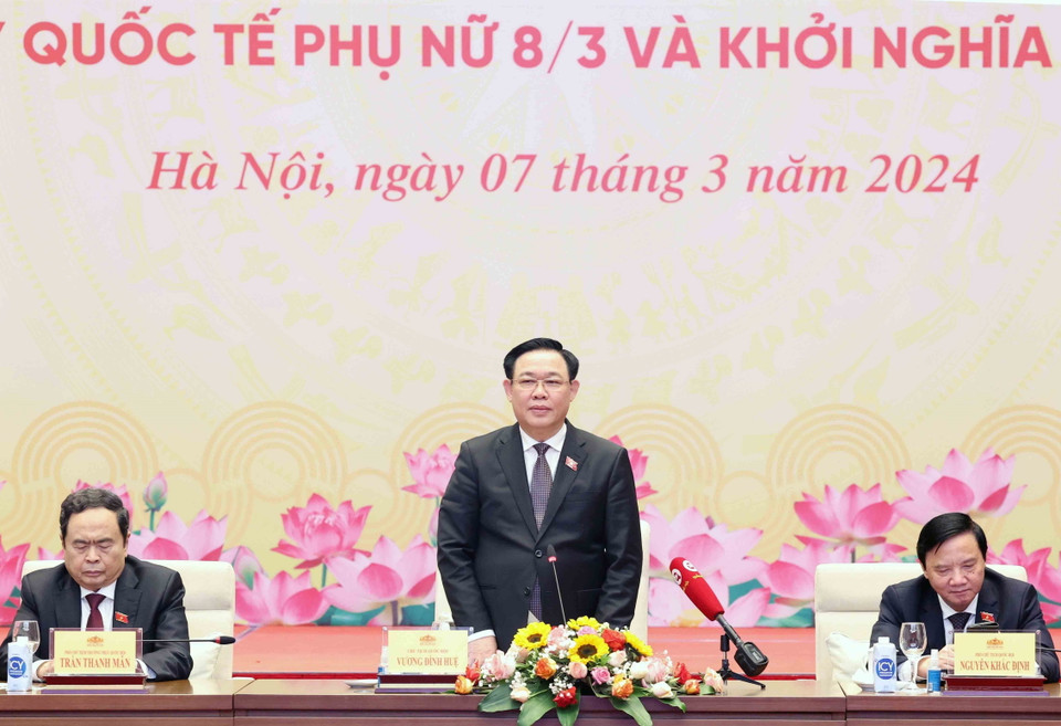 Chủ tịch Quốc hội Vương Đình Huệ phát biểu chúc mừng. (Ảnh: Nhan Sáng/TTXVN)