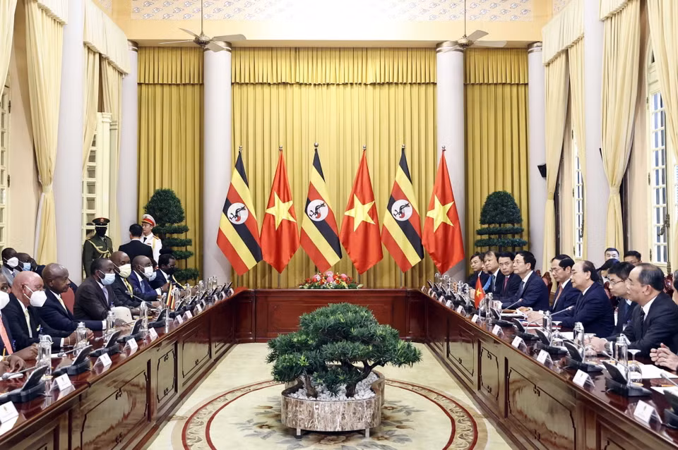 Chủ tịch nước Nguyễn Xuân Phúc hội đàm với Tổng thống Uganda Yoweri Kaguta Museve. (Ảnh: Thống Nhất/TTXVN)