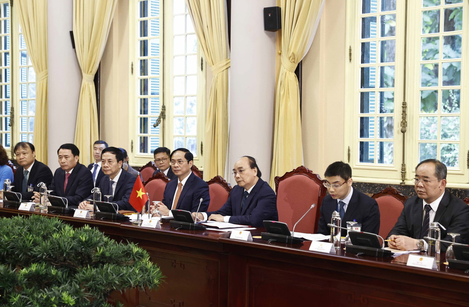 Chủ tịch nước Nguyễn Xuân Phúc phát biểu tại buổi hội đàm với Tổng thống Uganda Yoweri Kaguta Museve. (Ảnh: Thống Nhất/TTXVN)