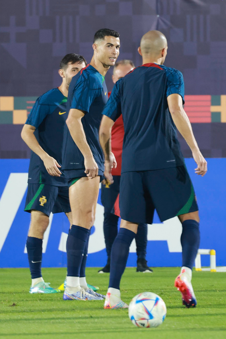 Ronaldo cần tỏa sáng ở World Cup năm nay để khẳng định mình vẫn là một trong hai cầu thủ xuất sắc nhất của bóng đá thế giới hiện đại, bên cạnh Lionel Messi. (Ảnh: Hải An/Vietnam+)