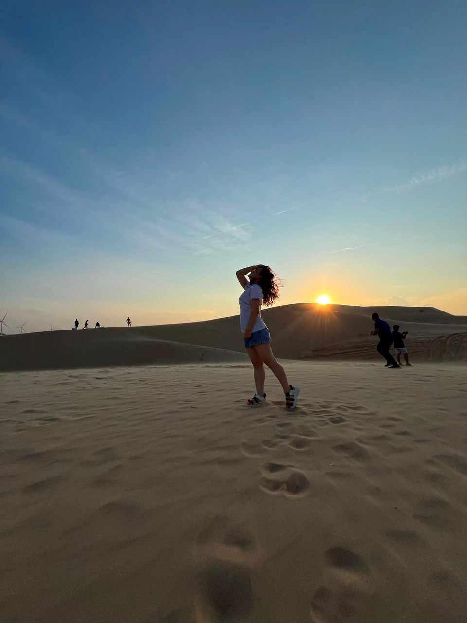 Nếu tại Mũi Né nhộn nhịp với nhiều resort và các bãi tắm đẹp thì trái lại Bàu Trắng còn rất hoang sơ và chưa được khai thác nhiều. (Ảnh: Mai Mai/Vietnam+)