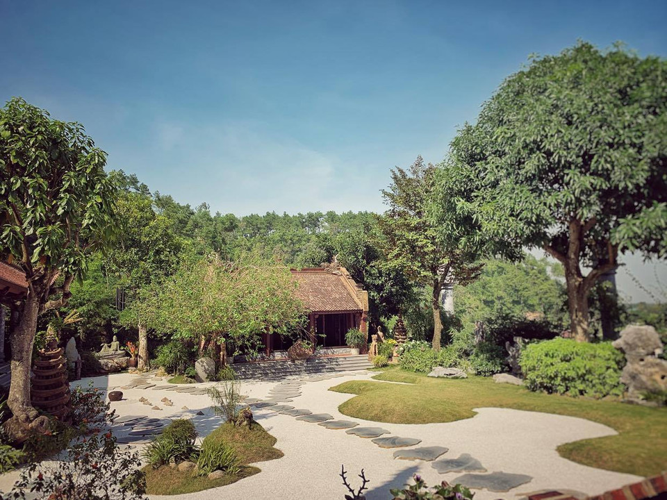 Theo chia sẻ của Đại đức trụ trì bản tự, nhiều đời về trước, nơi đây mỗi dịp giỗ Tổ con cháu, Phật tử thường về dâng phẩm vật do tự tay mình làm... (Ảnh: Xuân Mai/Vietnam+)