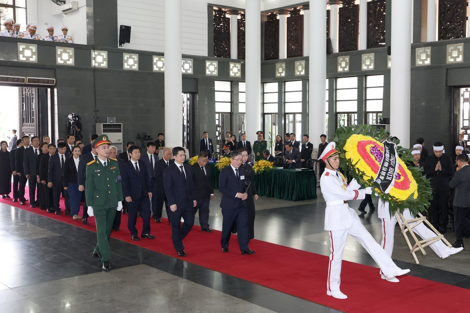Đoàn Hội Nông dân Việt Nam viếng Tổng Bí thư Nguyễn Phú Trọng. (Nguồn: TTXVN)