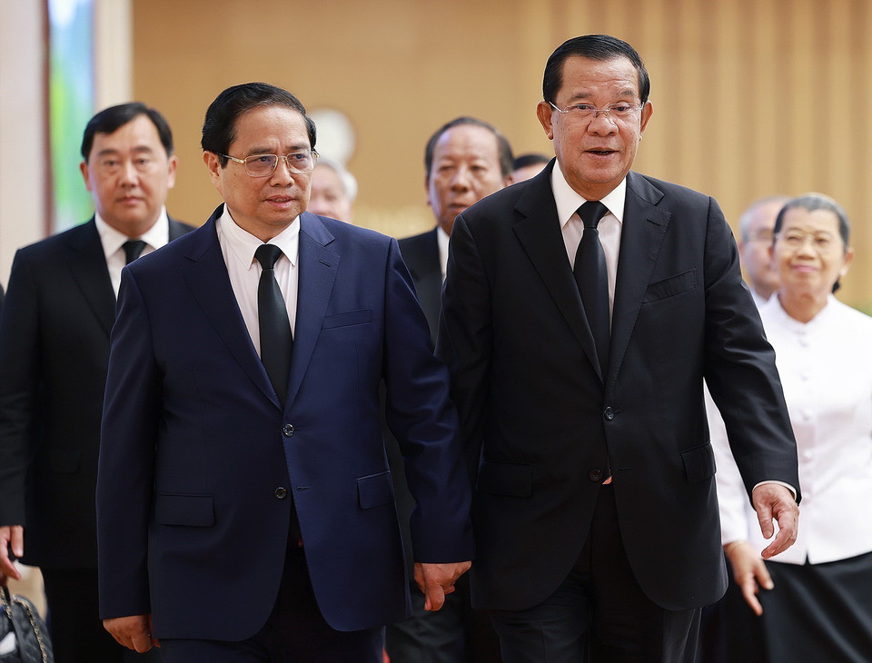 Thủ tướng Phạm Minh Chính tiếp Chủ tịch Đảng Nhân dân Campuchia Samdech Hun Sen. (Ảnh: Dương Giang/TTXVN)