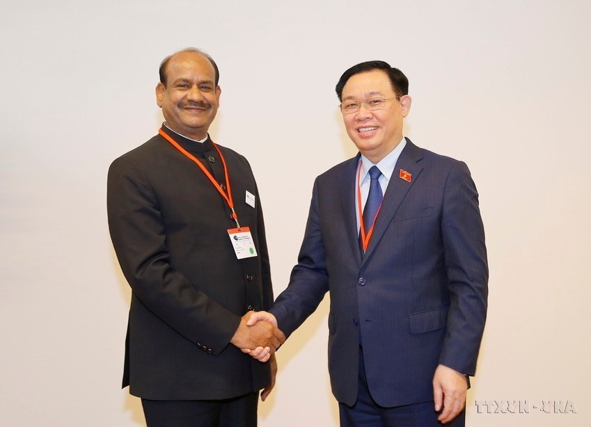 Bên lề Hội nghị các Chủ tịch Quốc hội thế giới lần thứ 5 tại Viena (Áo), chiều 7/9/2021, Chủ tịch Quốc hội Vương Đình Huệ hội kiến Chủ tịch Hạ viện Cộng hòa Ấn Độ Om Birla. (Ảnh: Doãn Tấn/TTXVN)