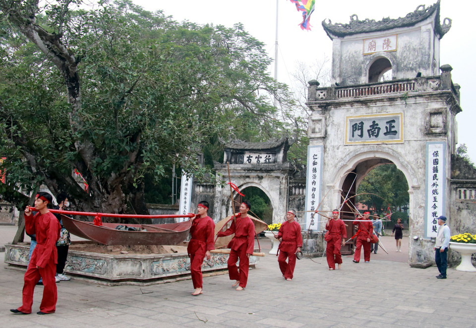 Đội đánh bắt cá. (Ảnh: Nguyễn Lành/TTXVN)