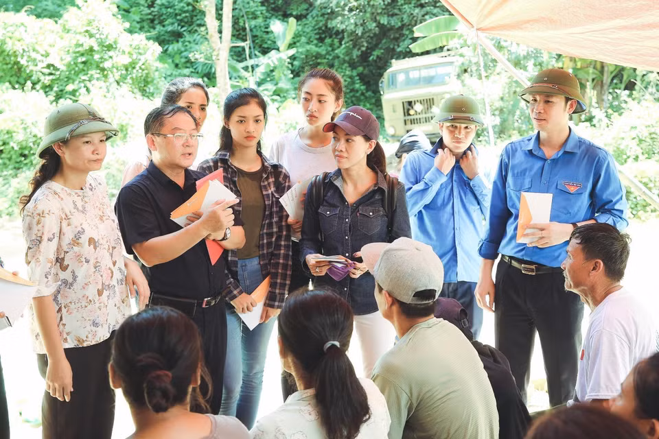 Nếu như với một cuộc thi nhan sắc nào đó, tìm được tân Hoa hậu là kết thúc thì với Miss World Việt Nam, tìm được tân Hoa hậu, Á hậu mới chỉ là bắt đầu cho một hành trình dài, bởi Miss World Việt Nam là cuộc thi 'Sắc đẹp vì mục đích cao cả.' (Ảnh: CTV)