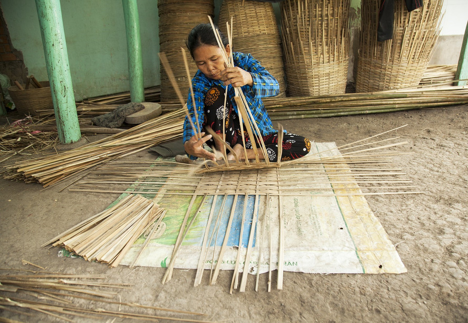 Làng nghề đan cần xé ở ấp Chí Thành, xã Tân Thành, huyện Tân Hiệp, tỉnh Kiên Giang hiện có 52 hộ tham gia vào Hợp tác xã đan cần xé Trúc Xinh. (Ảnh: Hồng Đạt/TTXVN)