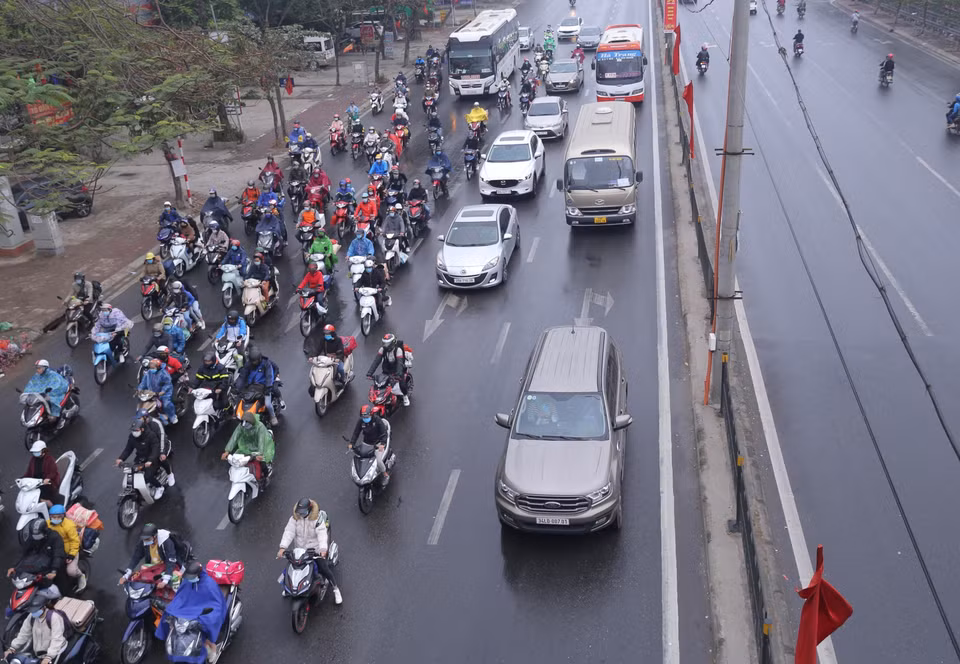 Chiều về Hà Nội ở cửa ngõ phía Nam chiều 16/2 không đông đúc, ken đặc phương tiện như mọi năm. (Ảnh: Hoàng Hiếu/TTXVN)