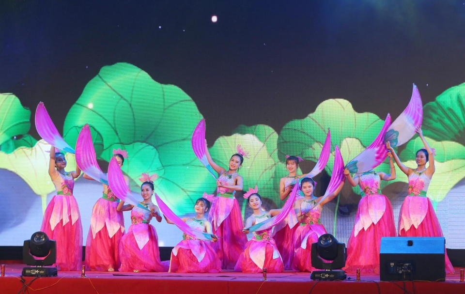 Chương trình nghệ thuật chào mừng. (Ảnh: Thành Đạt/TTXVN)