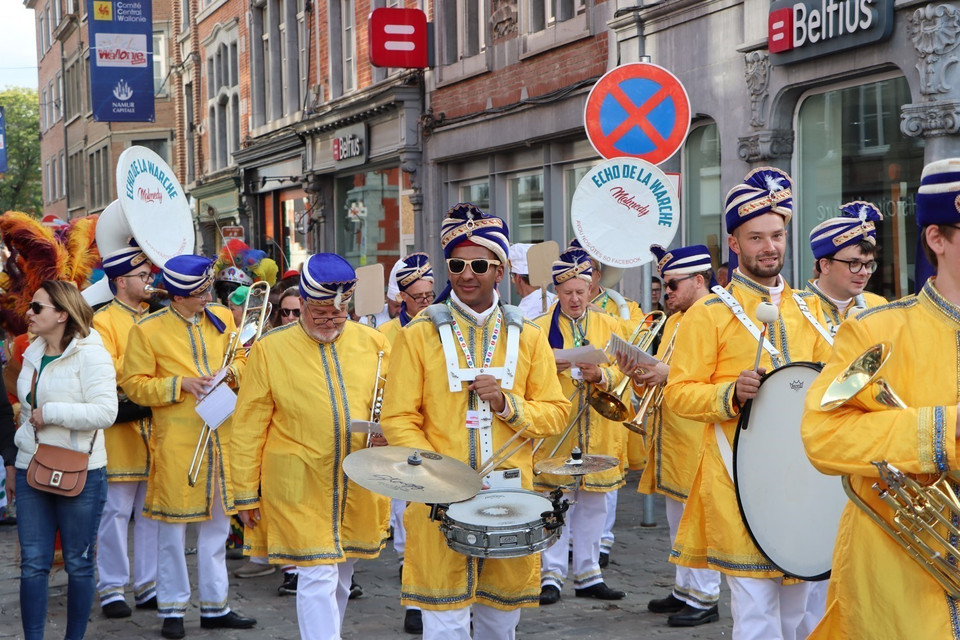 Diễu hành trong Lễ hội dân gian vùng Wallonia. (Ảnh: Hương Giang/TTXVN)