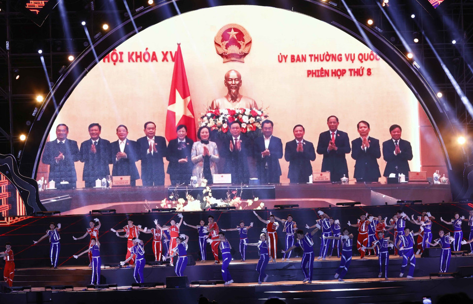 Tiết mục văn nghệ đặc biệt chào mừng Lễ công bố Nghị quyết thành lập thành phố Phổ Yên, tỉnh Thái Nguyên. (Ảnh: Doãn Tấn/TTXVN)