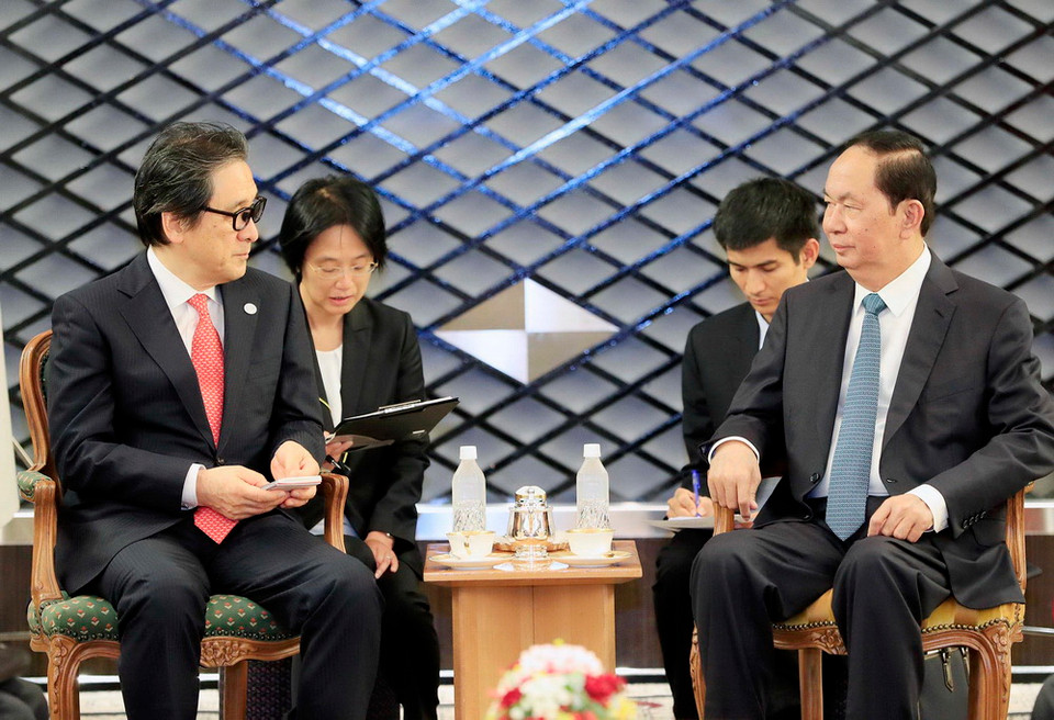 Chủ tịch nước Trần Đại Quang tiếp Chủ tịch Tổ chức xúc tiến mậu dịch Nhật Bản (JETRO) Hiroyuki Ishige. (Ảnh: Nhan Sáng/TTXVN)