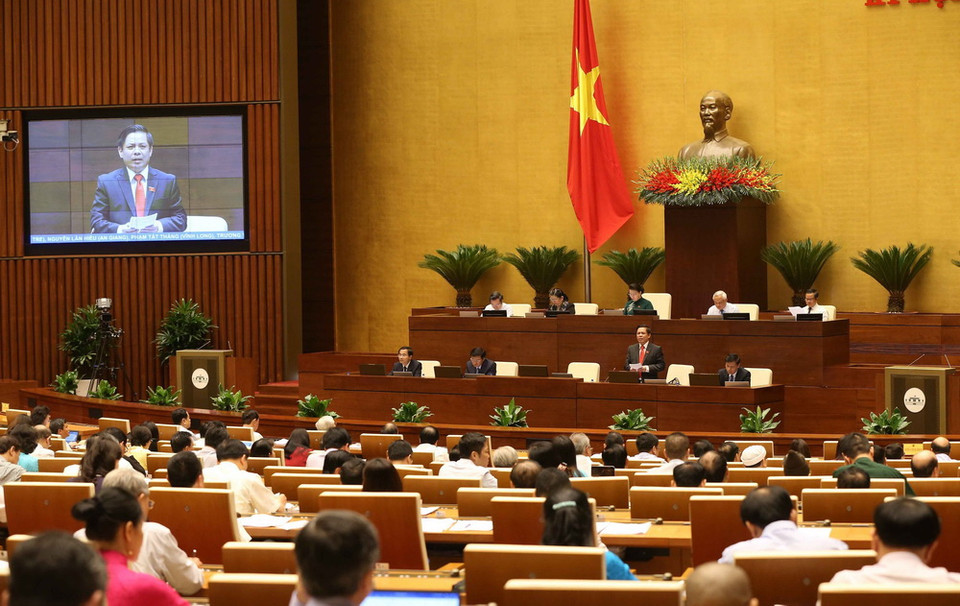 Bộ trưởng Bộ Giao thông vận tải Nguyễn Văn Thể trả lời chất vấn. (Ảnh: Phương Hoa/TTXVN)