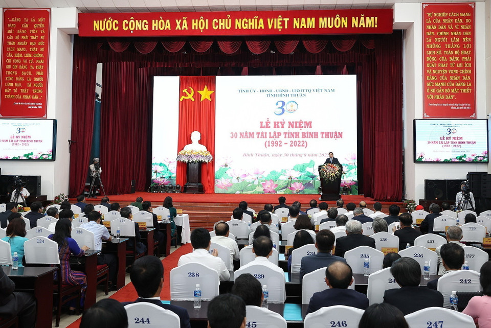 Quang cảnh Lễ kỷ niệm 30 năm tái lập tỉnh Bình Thuận. (Ảnh: Dương Giang/TTXVN)