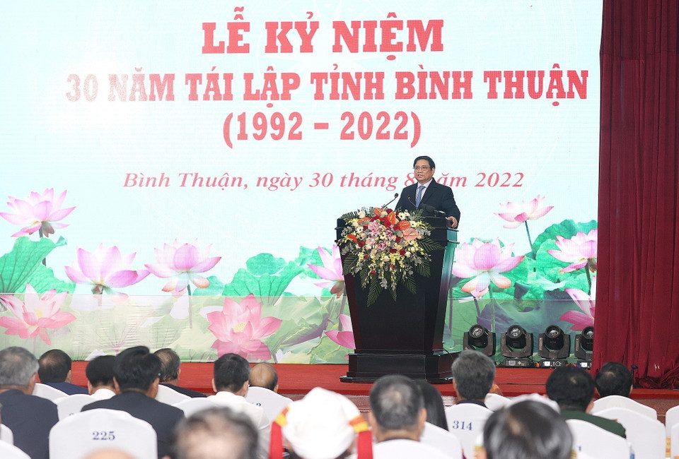 Thủ tướng Phạm Minh Chính phát biểu tại Lễ kỷ niệm 30 năm tái lập tỉnh Bình Thuận. (Ảnh: Dương Giang/TTXVN)
