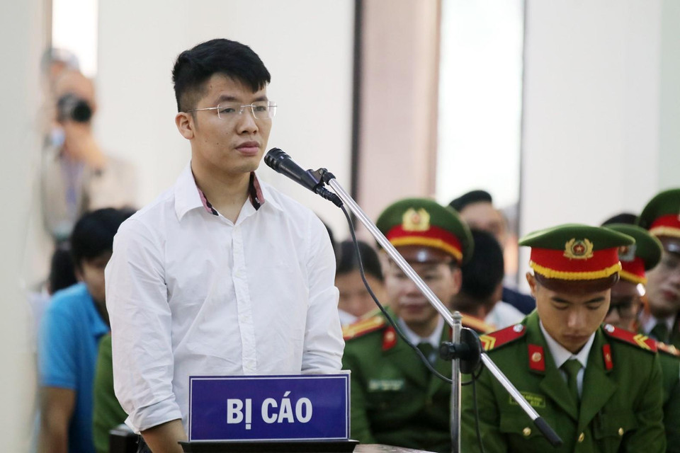 Bị cáo Nguyễn Văn Ngọc trả lời trước tòa. (Ảnh: Trung Kiên/TTXVN)