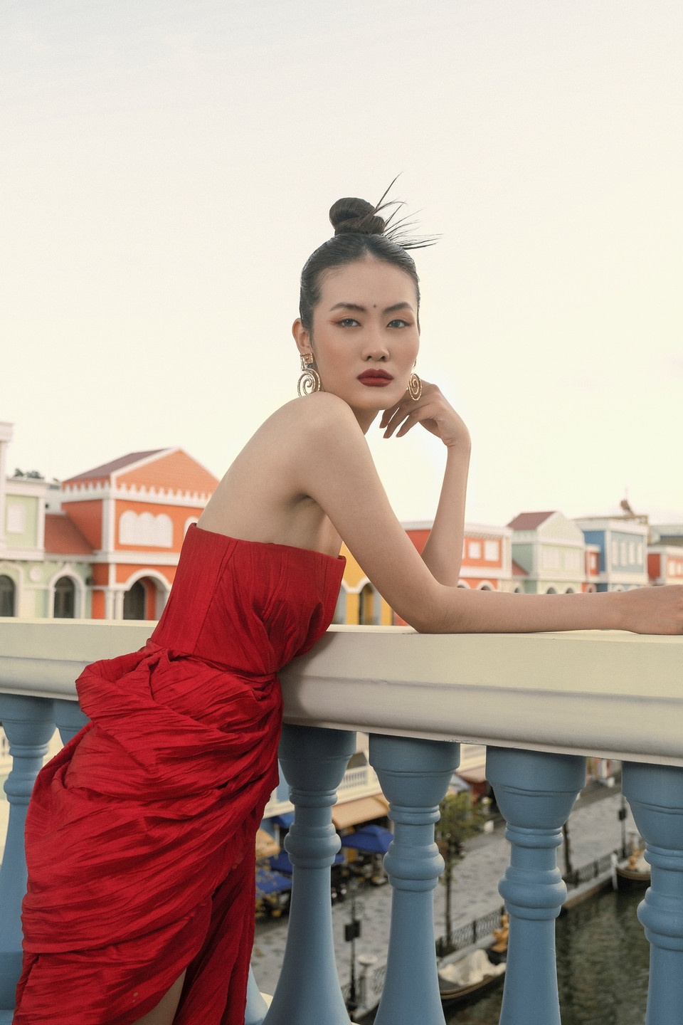 Cùng ngắm những hình ảnh mới nhất của Quán quân Y Hạ. (Ảnh: CTV/Vietnam+)