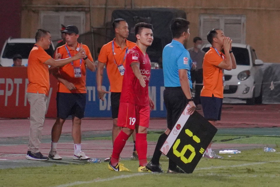 Phút thứ 62, tiền vệ Quang Hải vào sân từ ghế dự bị để thay cho tiền đạo Gustavo. (Ảnh: Việt Anh/Vietnam+)