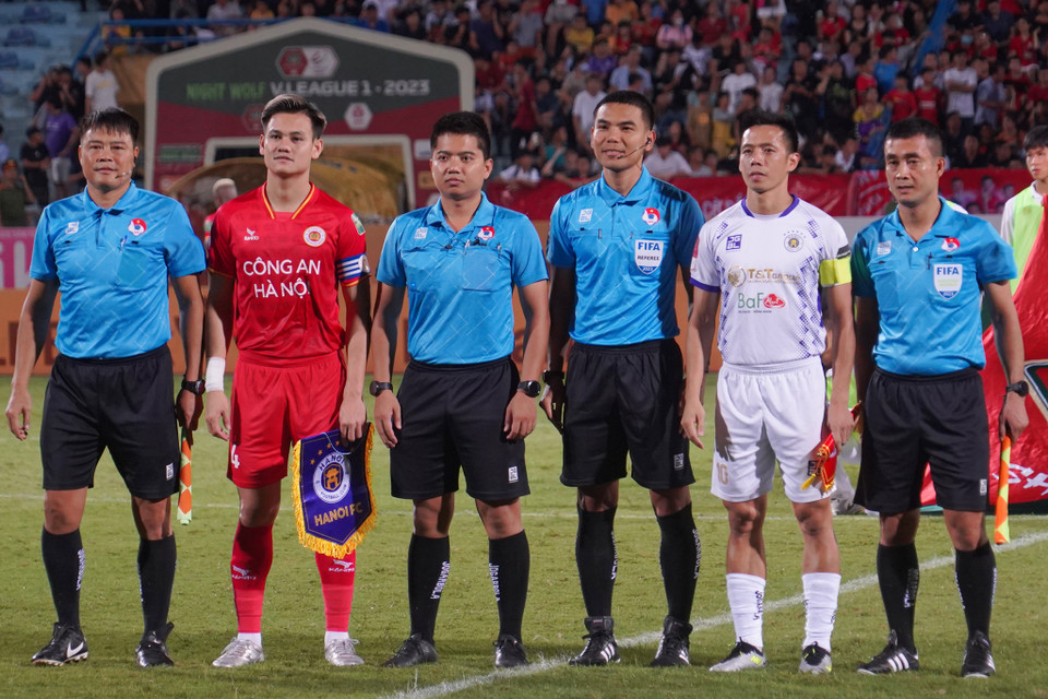 Tâm điểm ở vòng 5 giai đoạn 2 V-League 2023 là trận Derby Thủ đô giữa Công an Hà Nội và Câu lạc bộ Hà Nội. (Ảnh: Việt Anh/Vietnam+)