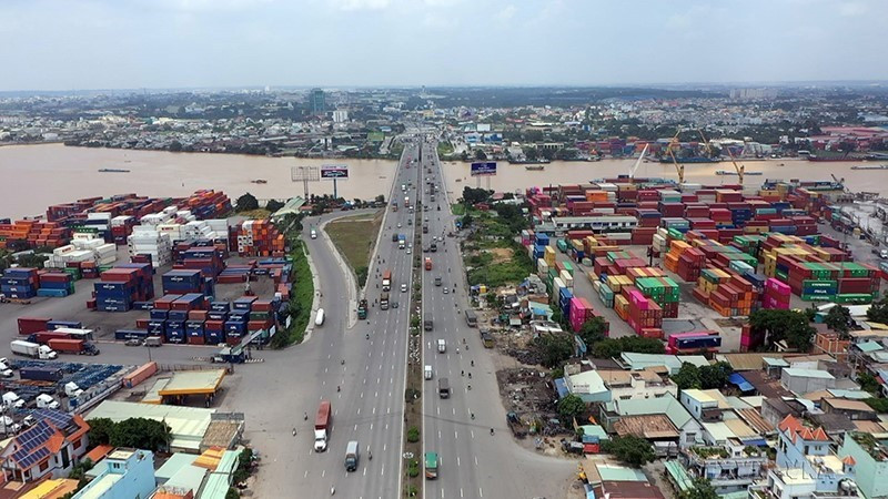 Đường Mỹ Phước-Tân Vạn (Bình Dương) kết nối và thông với cảng tập kết container đoạn qua thành phố Dĩ An và Thành phố Hồ Chí Minh. (Ảnh: Chí Tưởng/TTXVN)