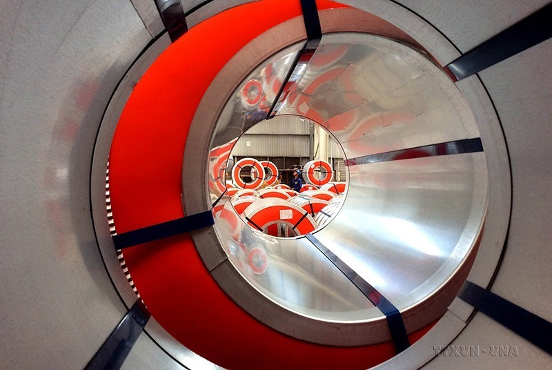 Tôn thành phẩm ở nhà máy sản xuất thép lá mạ, Công ty Cổ phần Tôn Đông Á, tại KCN Đồng An 2, thành phố Thủ Dầu Một, tỉnh Bình Dương. (Ảnh: Mạnh Linh/TTXVN)