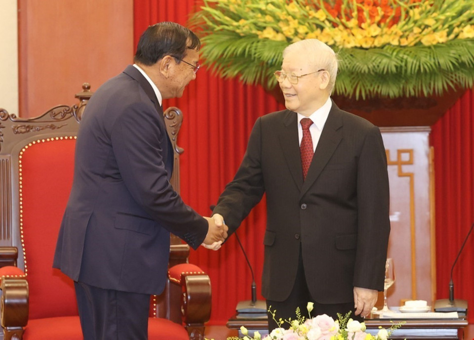 Sáng 18/10, tại Trụ sở Trung ương Đảng, Tổng Bí thư Nguyễn Phú Trọng tiếp Ủy viên Ban Thường vụ, Trưởng Ban Đối ngoại Trung ương Đảng Nhân dân Campuchia Prak Sokhonn đang thăm, làm việc tại Việt Nam. (Ảnh: Trí Dũng/TTXVN)