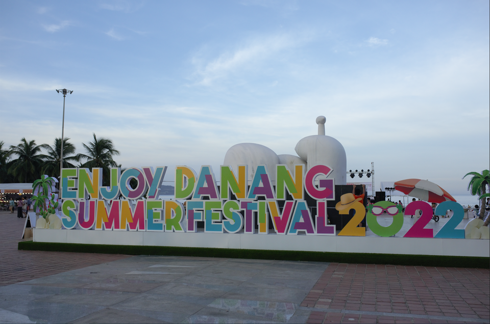 Đây là sự kiện đặc biệt trong chuỗi các hoạt động của ‘Lễ hội Tận hưởng mùa Hè Đà Nẵng 2022’ nhằm thu hút người dân, du khách đến tham gia trải nghiệm, thưởng thức hương vị ẩm thực và tham quan, mua sắm các sản phẩm lưu niệm đặc trưng của Đà Nẵng. (Ảnh: CTV/Vietnam+)